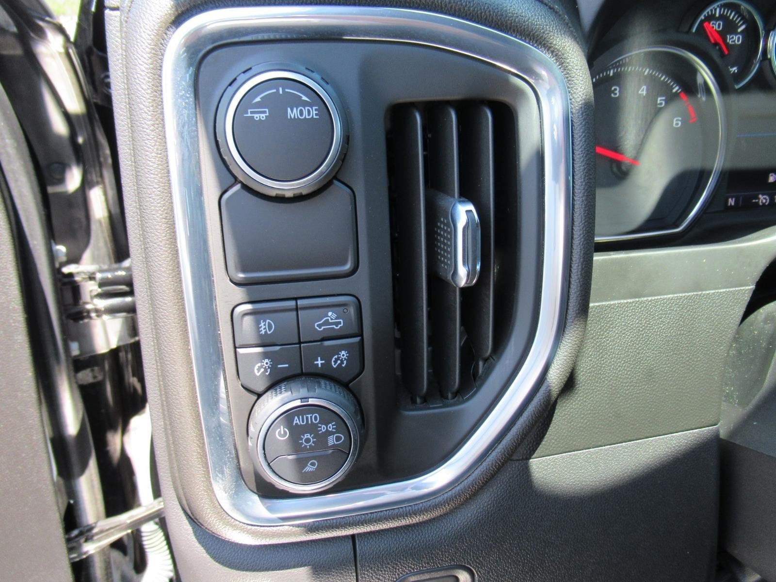Used 2021 Chevrolet Silverado 1500 LTZ RWD image 19