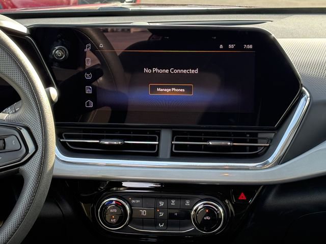 Used 2025 Chevrolet Trax LT FWD image 18