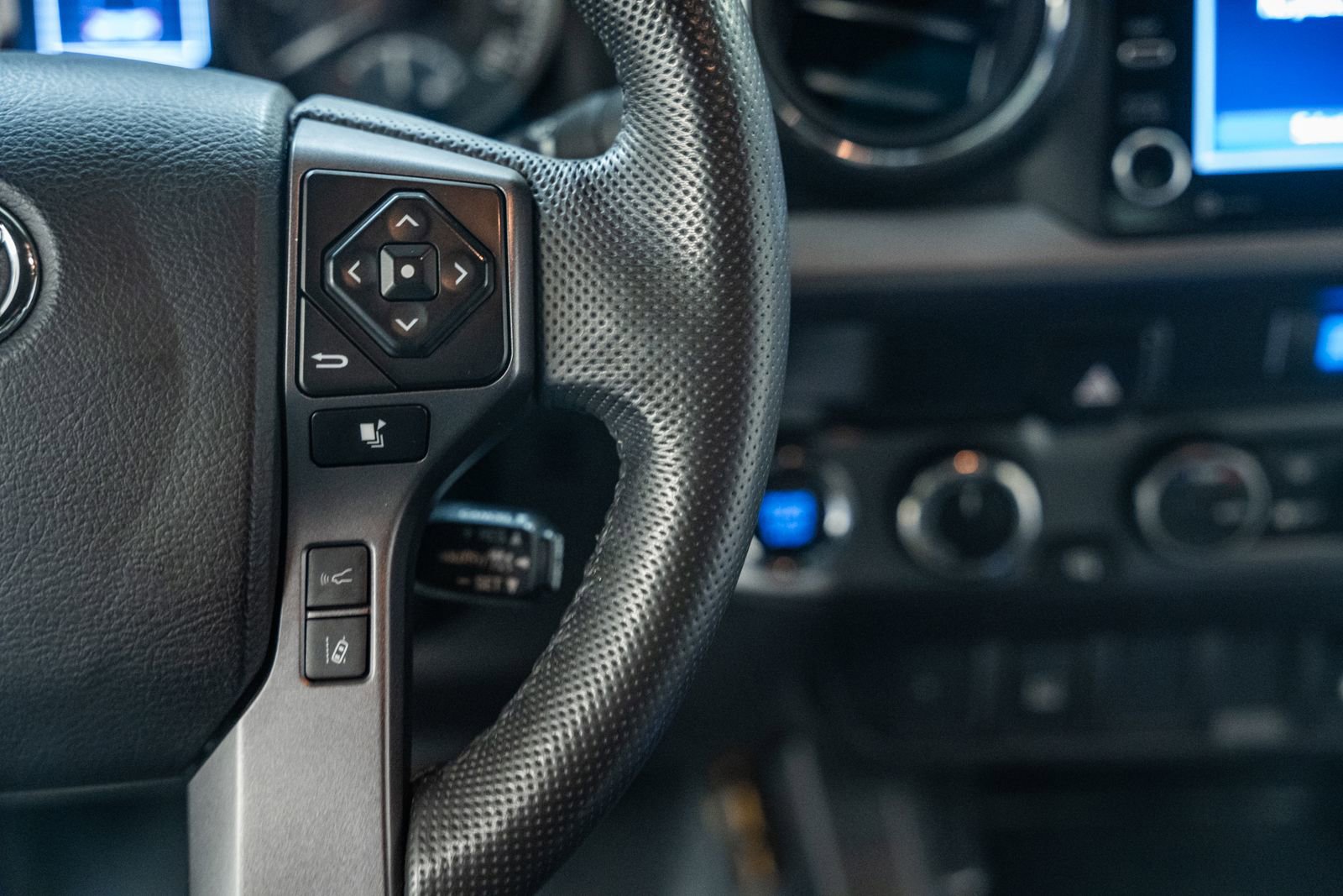 Used 2022 Toyota Tacoma TRD Sport image 34