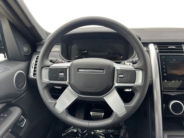 Certified 2025 Land Rover Discovery Dynamic SE AWD/4WD image 13