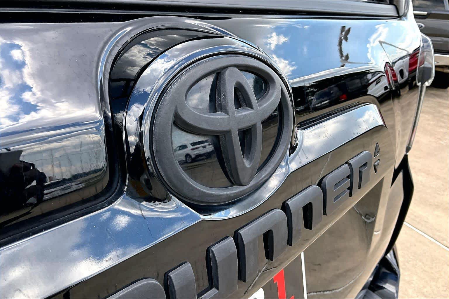 Used 2020 Toyota 4Runner SR5 Premium AWD/4WD image 10
