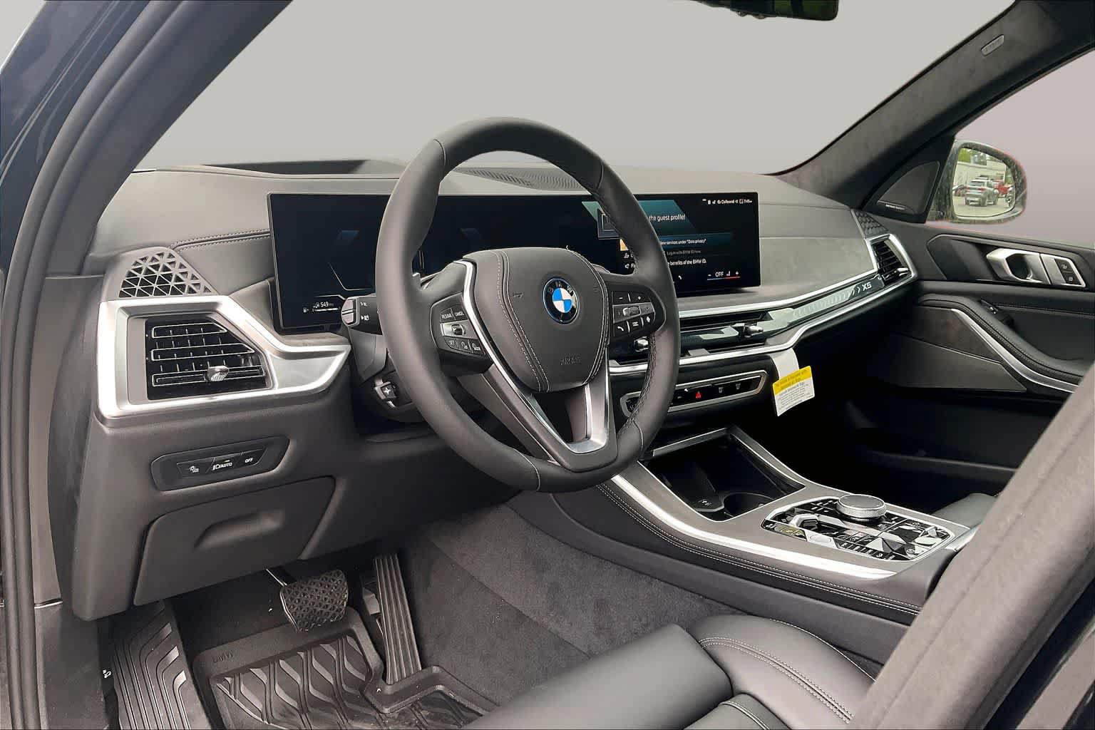New 2026 BMW X5 xDrive50e w/ Premium Package AWD/4WD image 9