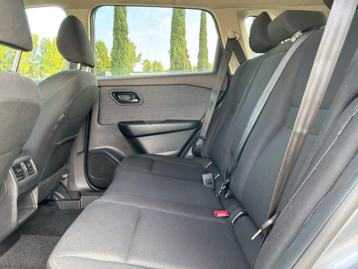 Used 2023 Nissan Rogue S FWD image 19