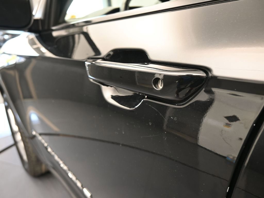 Used 2021 Jeep Grand Cherokee L Laredo w/ Luxury Tech Group I image 33