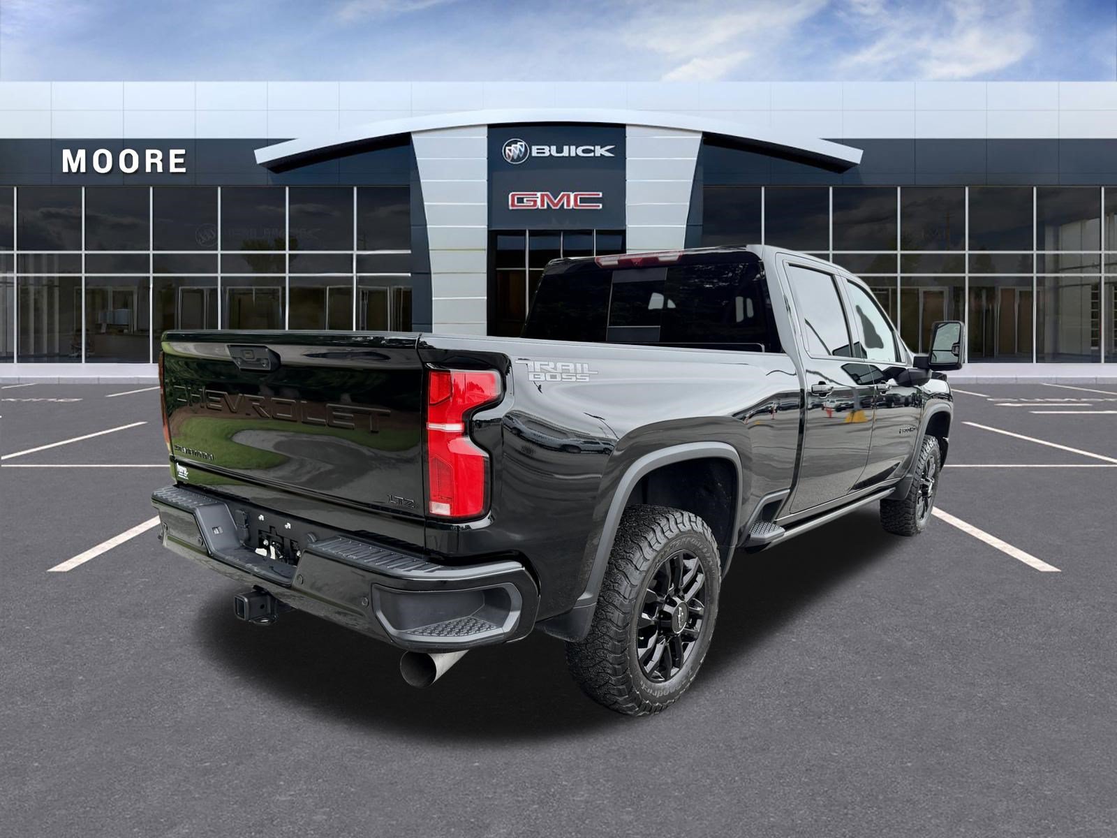 Used 2025 Chevrolet Silverado 2500 LTZ w/ Trail Boss Package AWD/4WD image 3