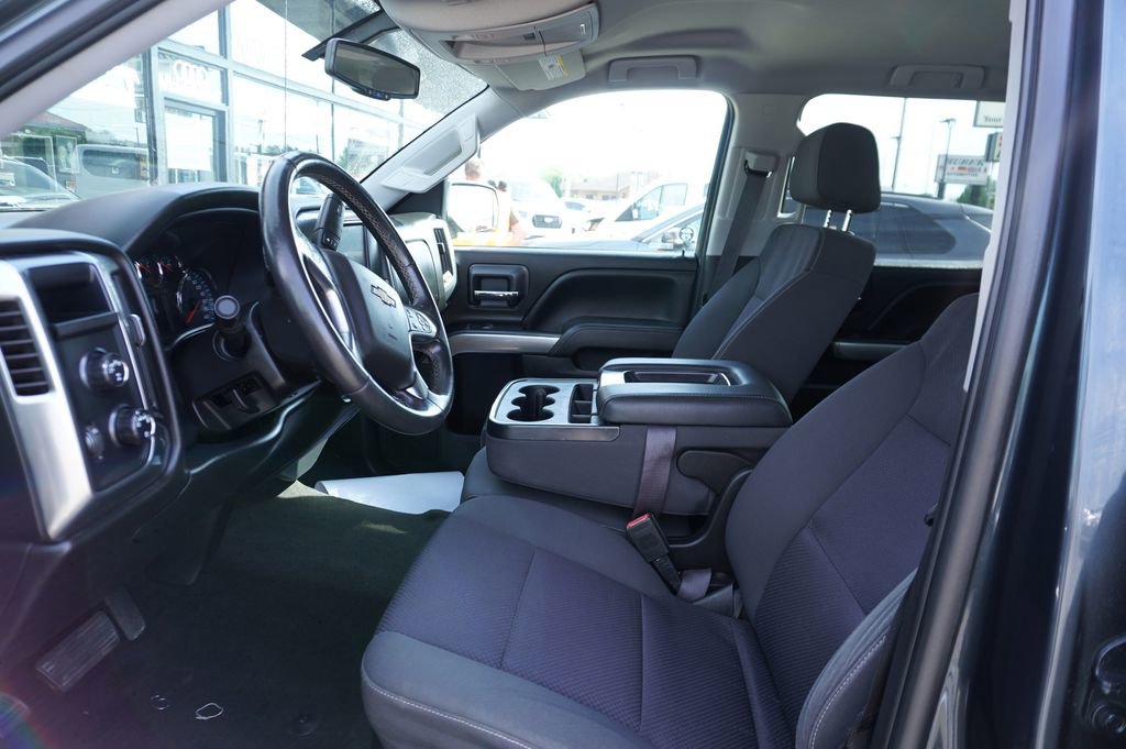 Used 2018 Chevrolet Silverado 1500 LT AWD/4WD image 2
