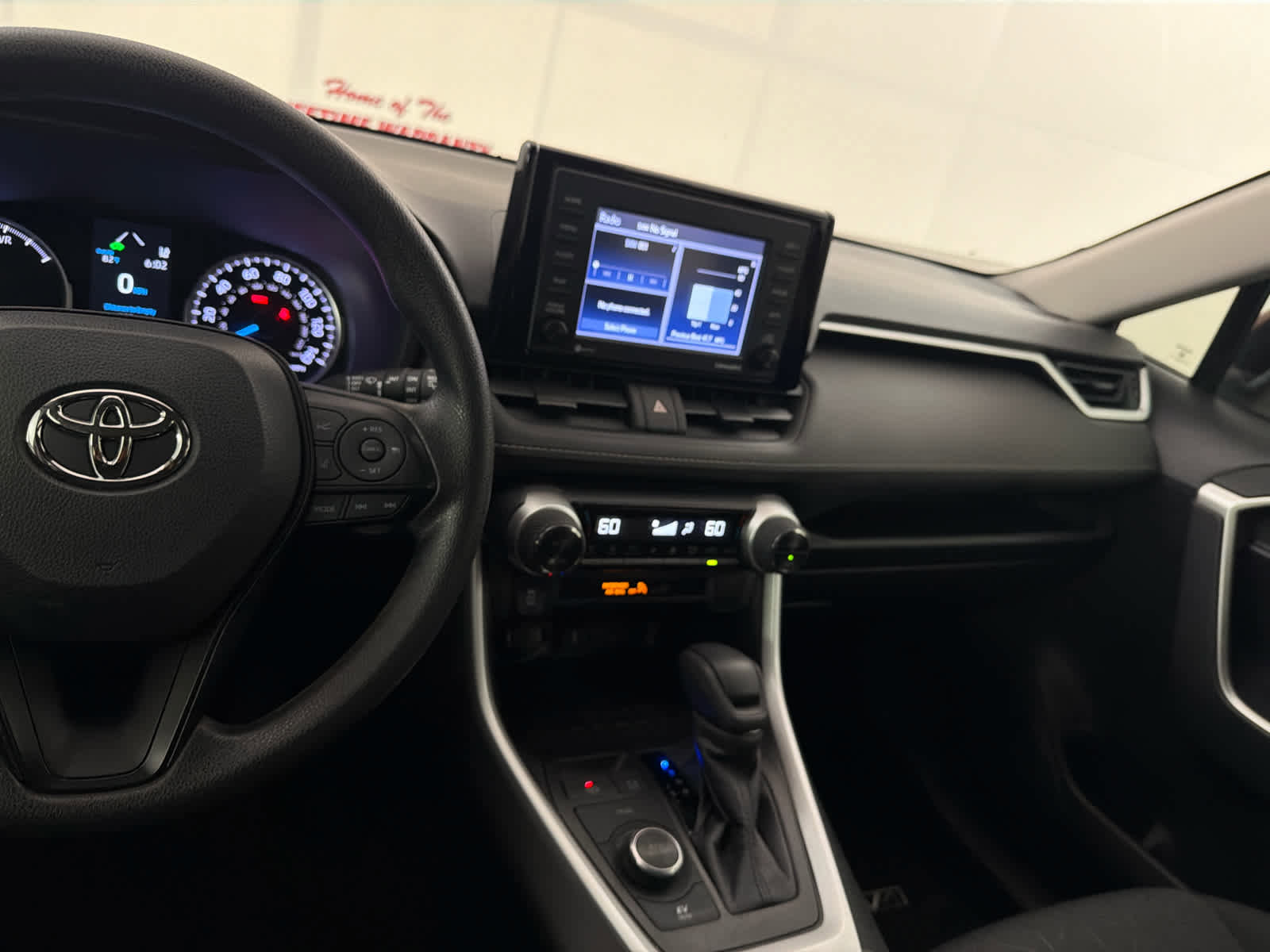 Used 2021 Toyota RAV4 XLE image 18