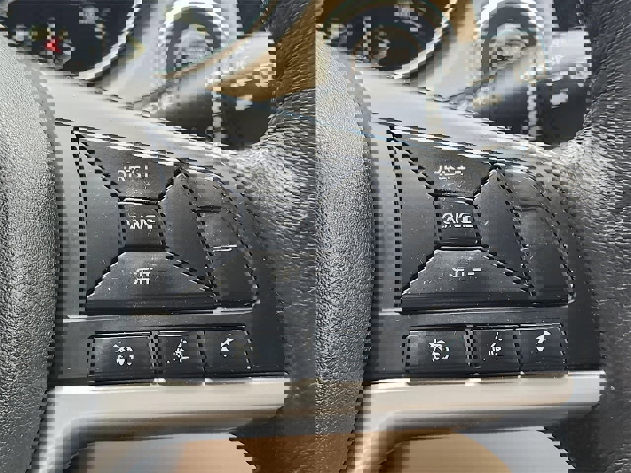 Used 2018 Nissan Rogue SV image 27