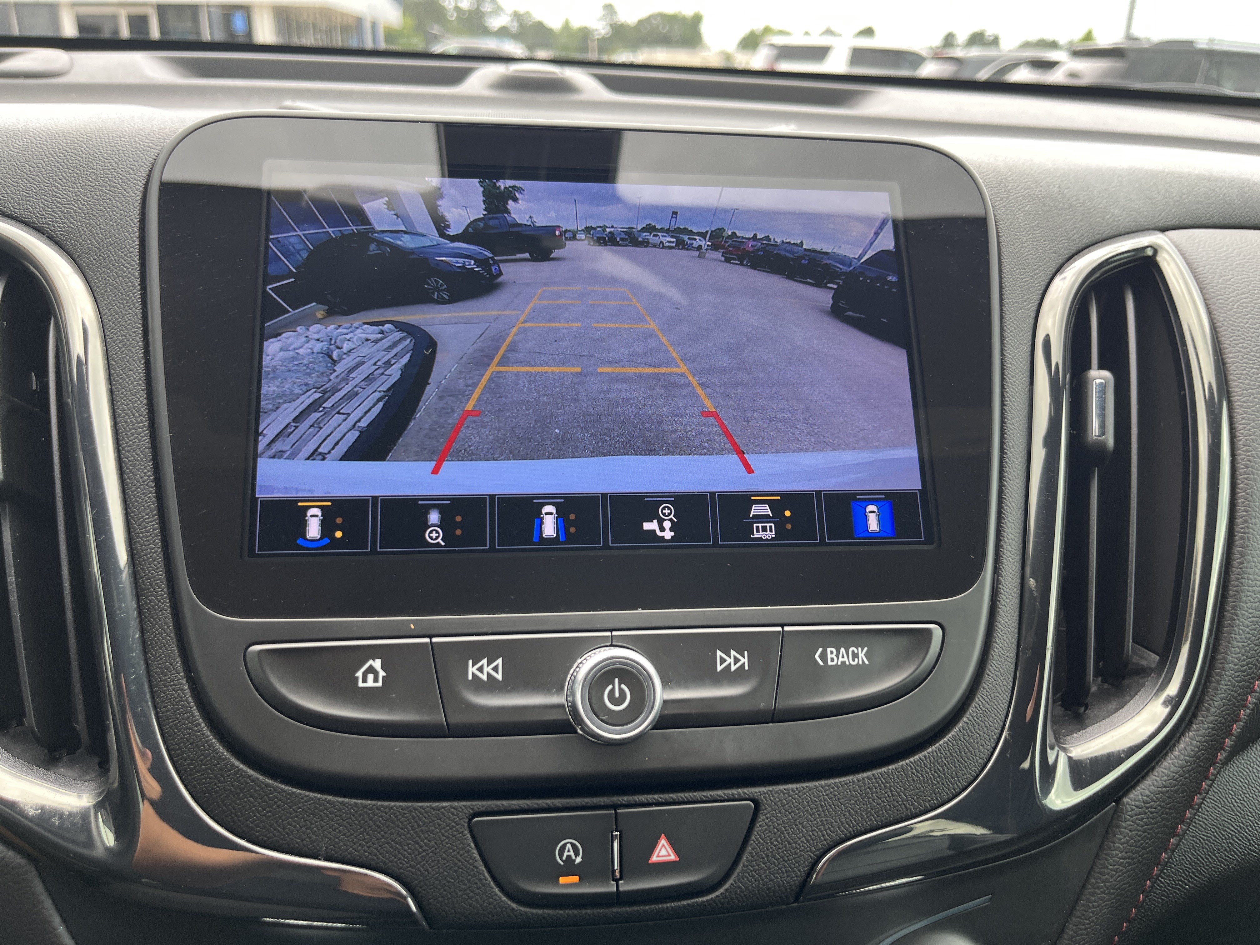 Used 2022 Chevrolet Equinox RS w/ RS Leather Package FWD image 6