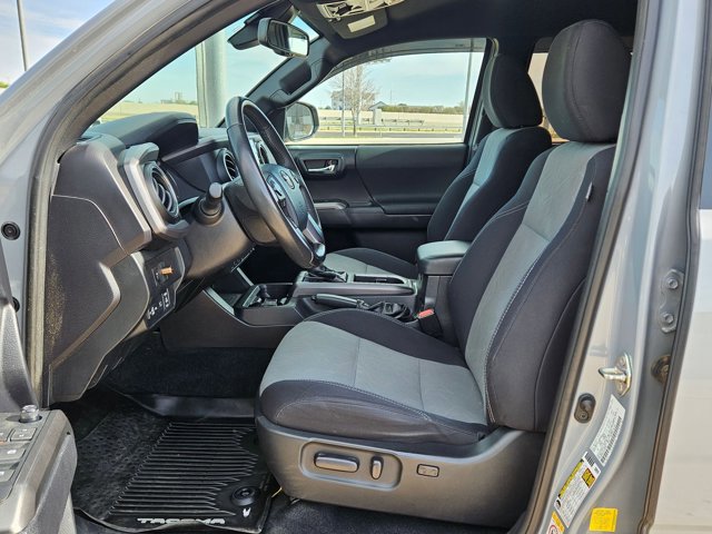 Used 2020 Toyota Tacoma TRD Off-Road image 14