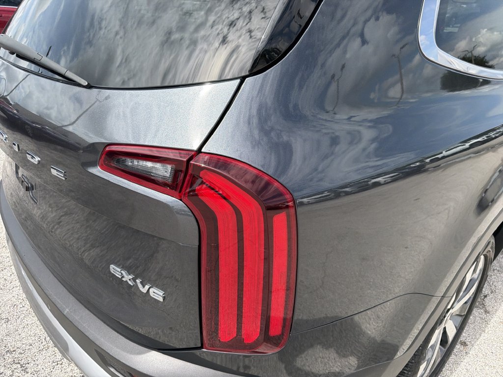 Used 2021 Kia Telluride EX w/ EX Premium Package FWD image 10
