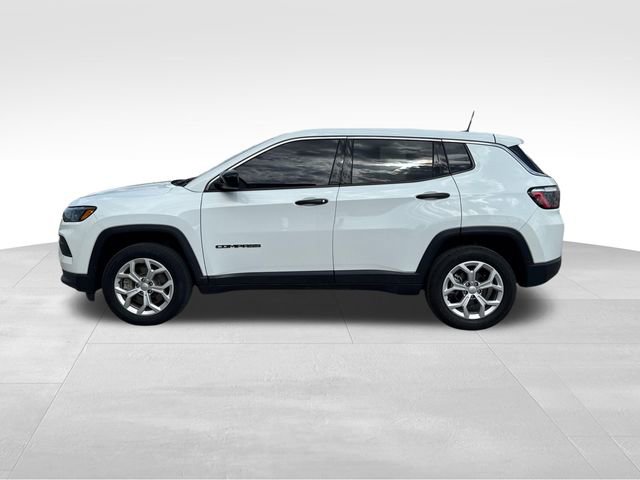 Used 2024 Jeep Compass Sport image 8