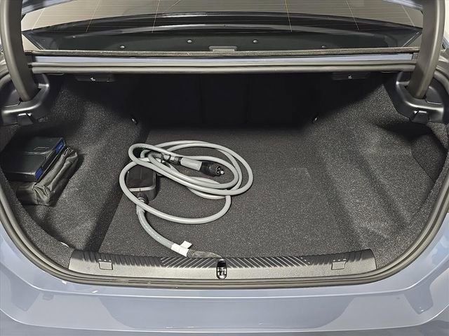 Used 2025 BMW M5 w/ Carbon Package image 13