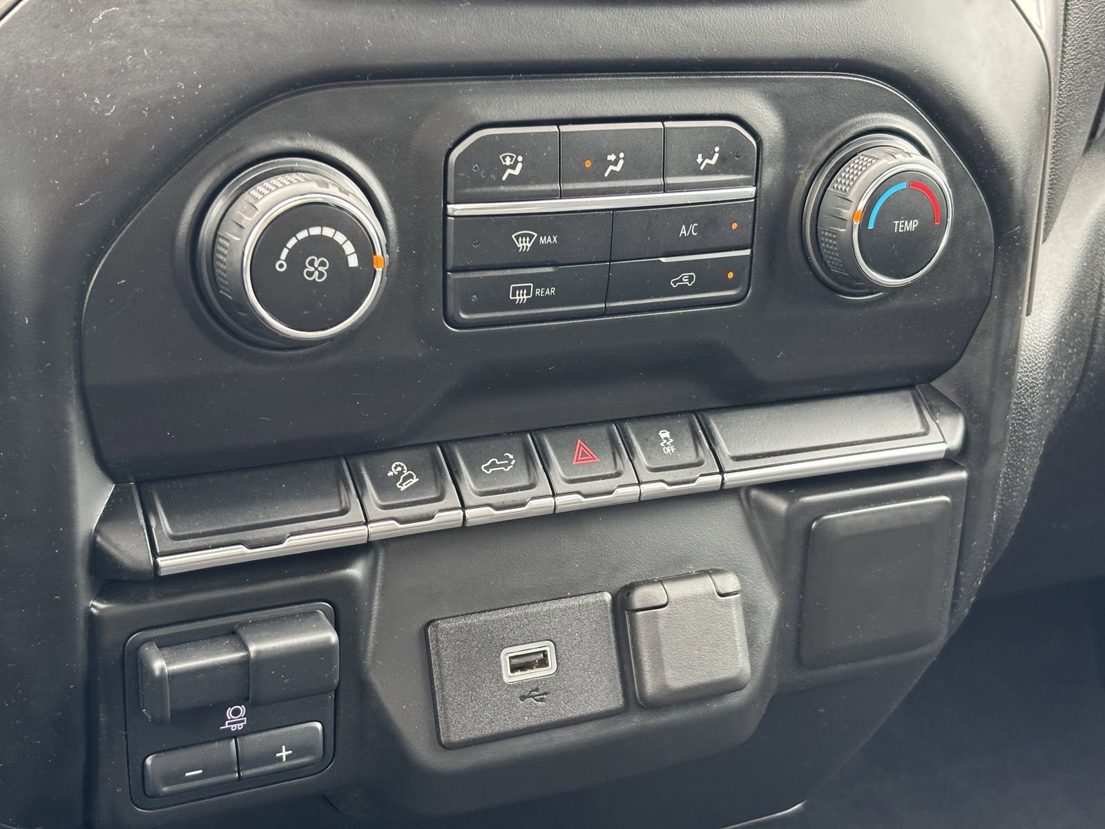 Used 2020 Chevrolet Silverado 1500 Custom Trail Boss w/ Custom Convenience Package image 28