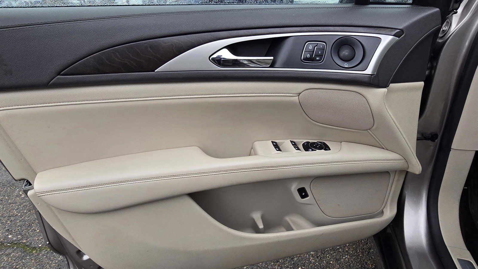 Used 2018 Lincoln MKZ Reserve image 18