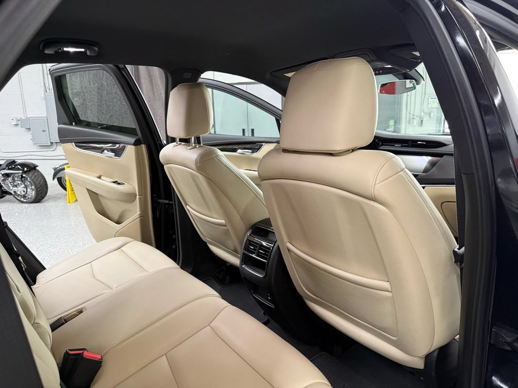 Used 2018 Cadillac XT5 AWD image 19