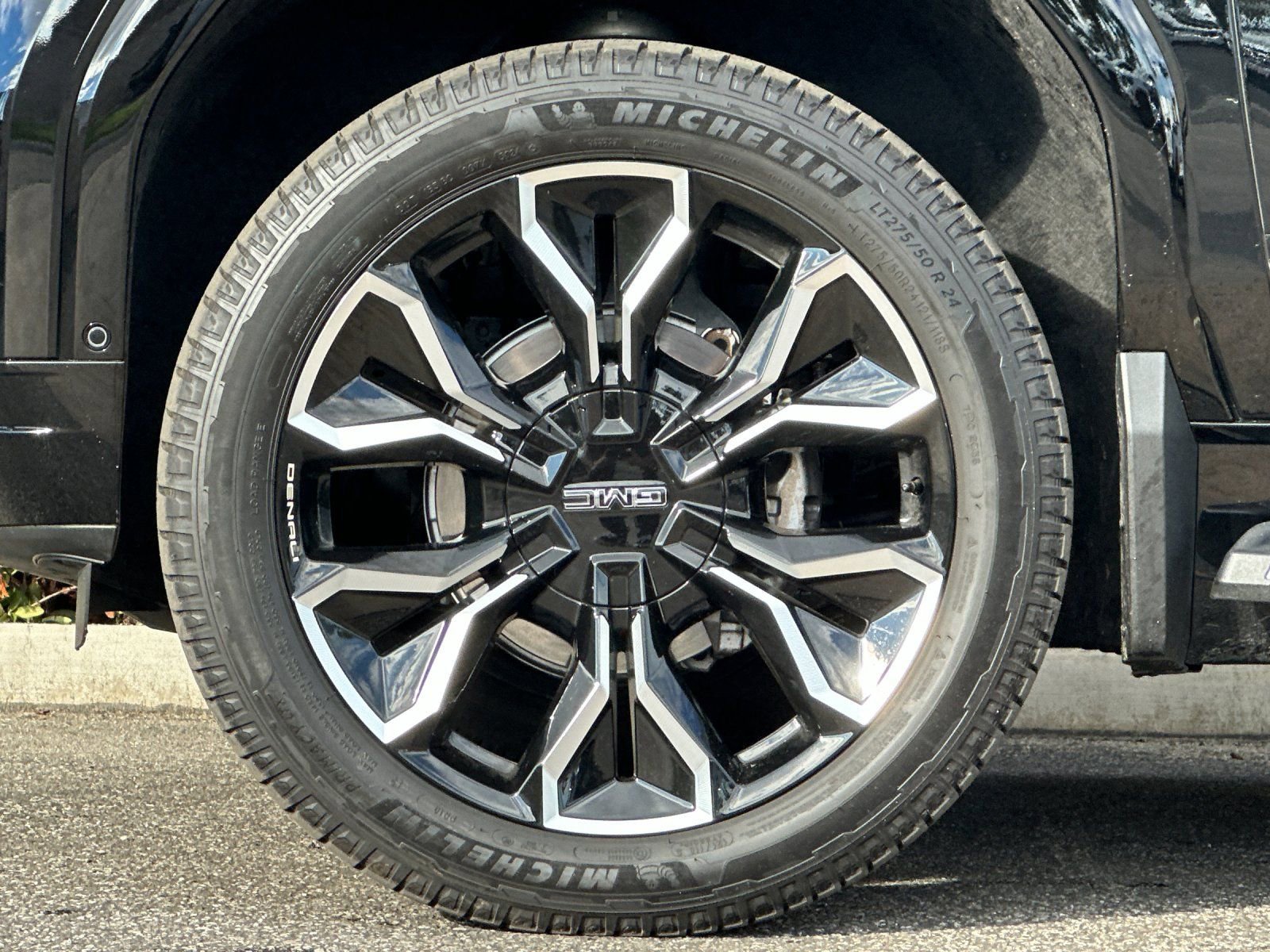 New 2025 GMC Sierra EV Denali image 24