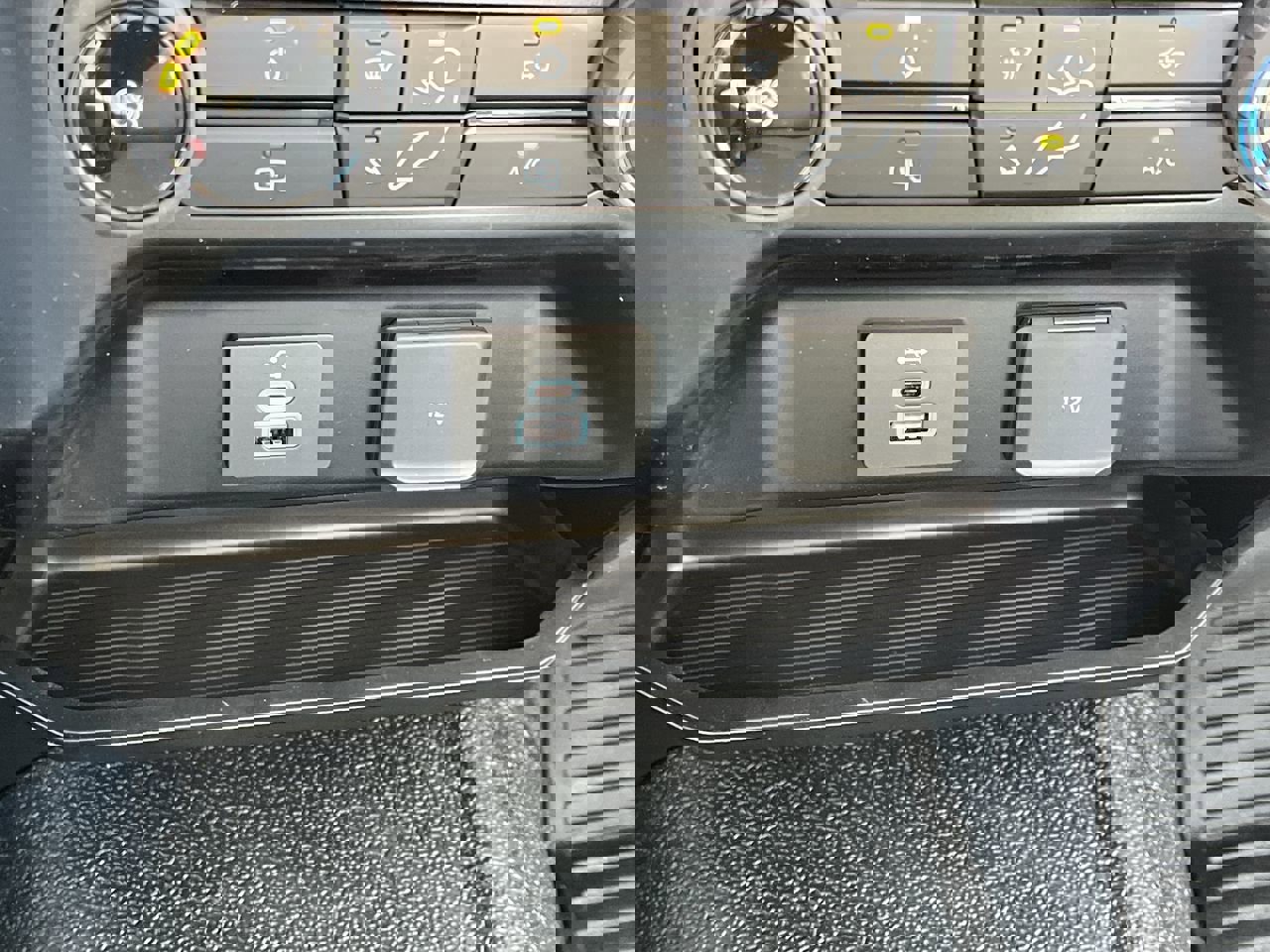 New 2025 Ford F550 4x4 Regular Cab Super Duty image 18