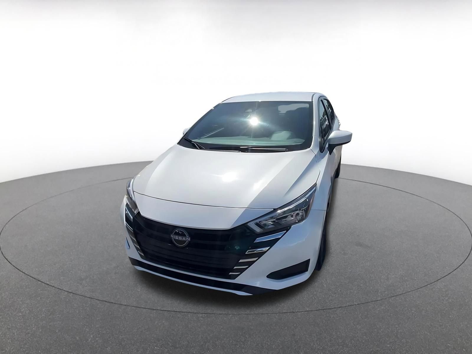 Used 2025 Nissan Versa SV FWD image 7