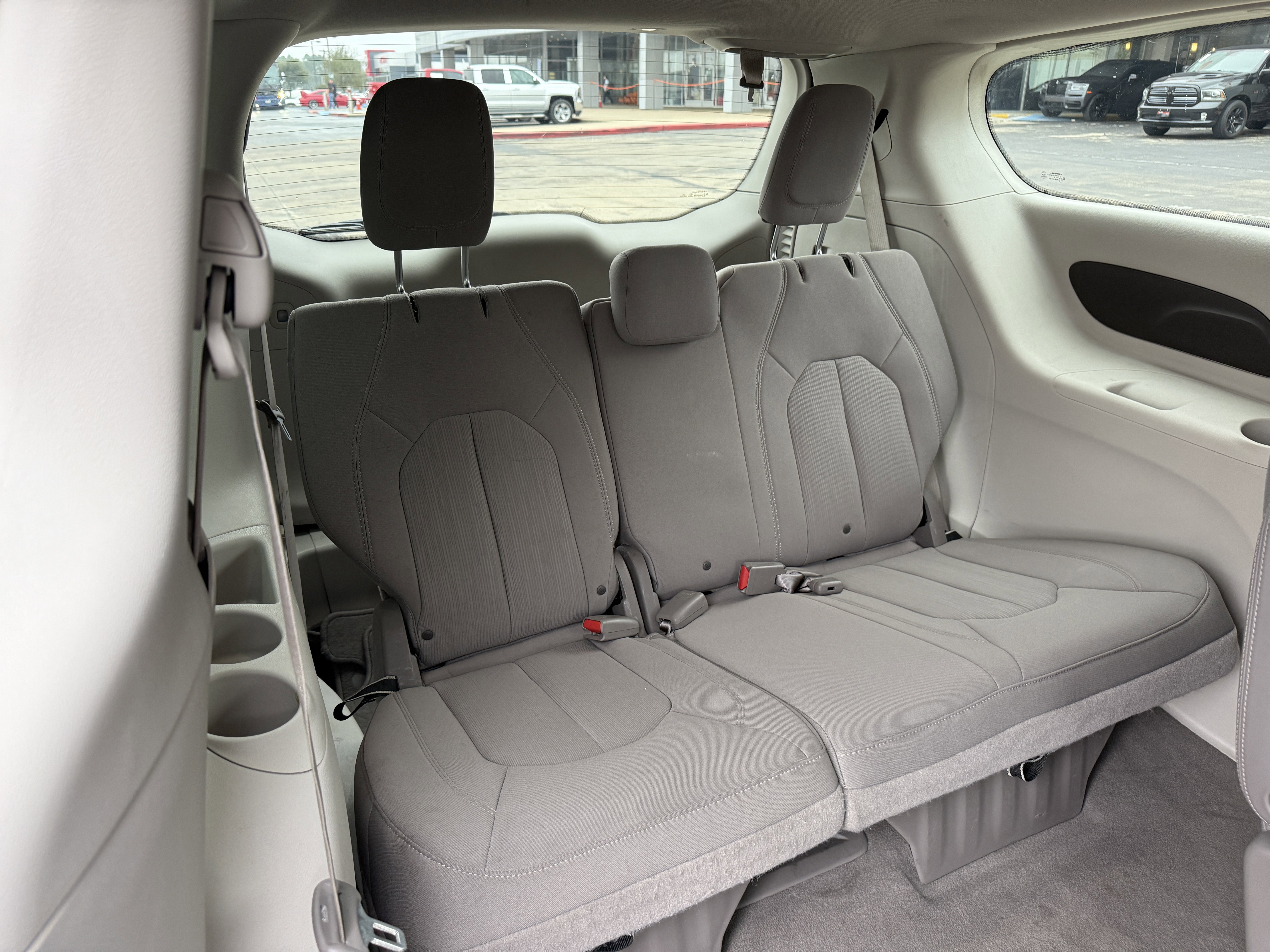 Used 2021 Chrysler Pacifica Touring image 35