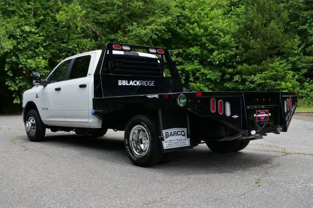 Used 2024 RAM 3500 SLT w/ Quick Order Package 2YG SLT AWD/4WD image 7