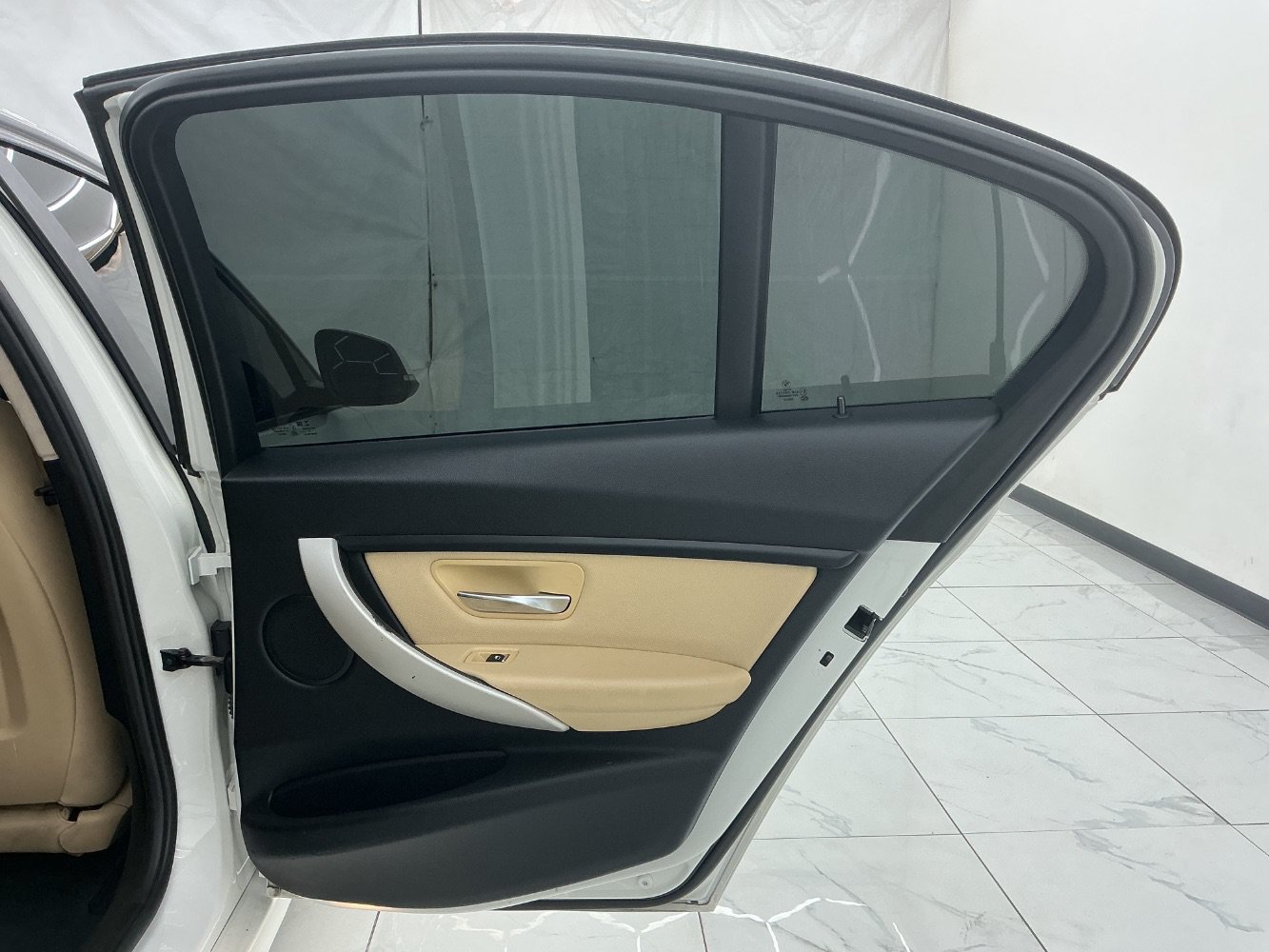 Used 2018 BMW 320i Sedan RWD image 25