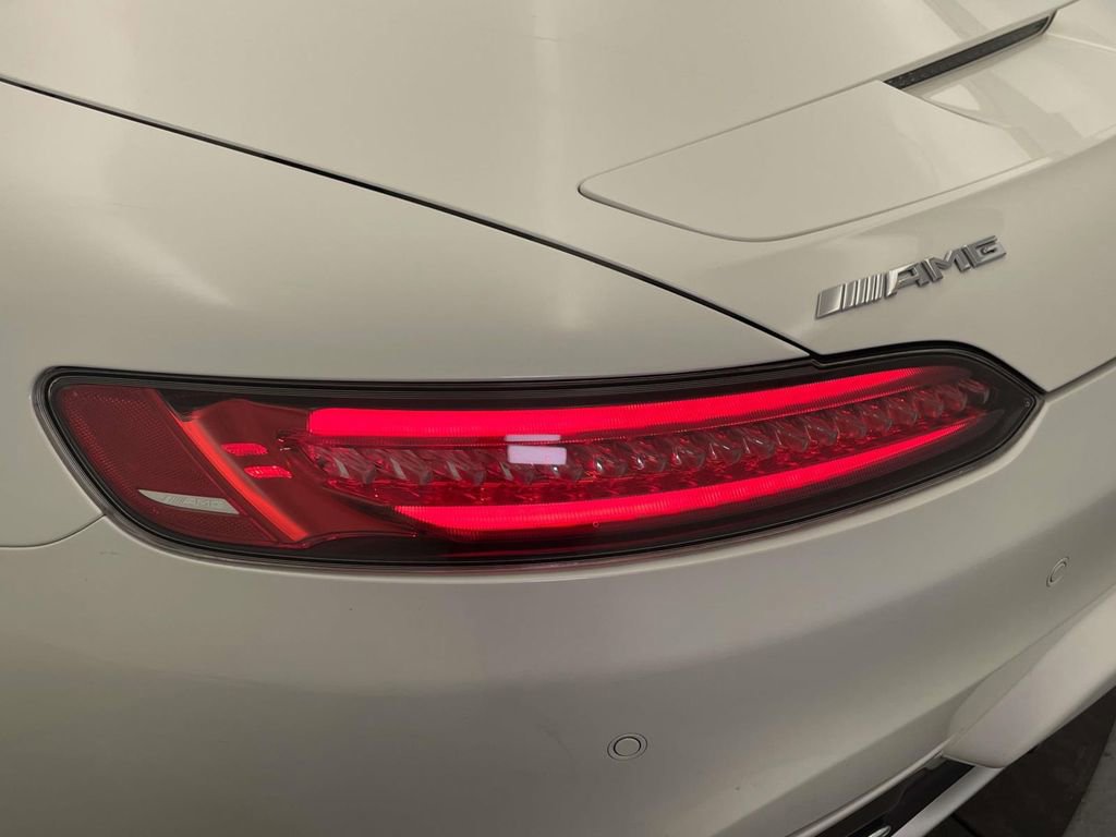 Used 2018 Mercedes-Benz AMG GT Roadster image 16