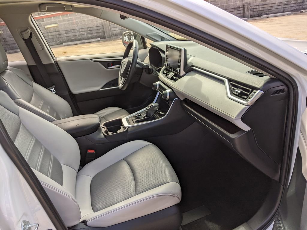 Used 2019 Toyota RAV4 Limited w/ Advanced Technology Package image 22