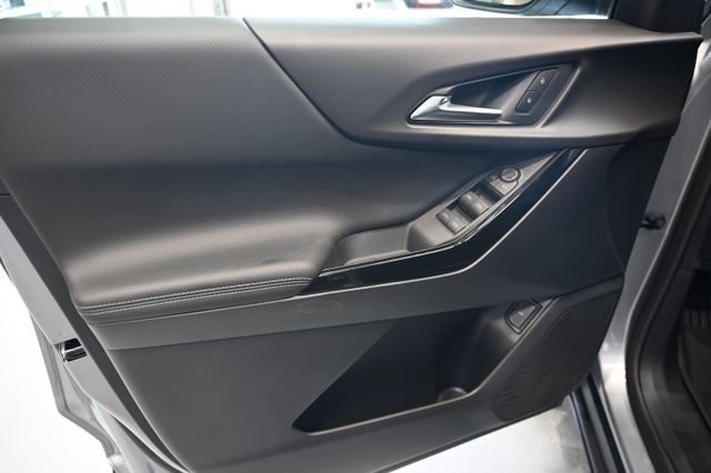 New 2027 Chevrolet Equinox LT w/ Convenience Package II FWD image 26