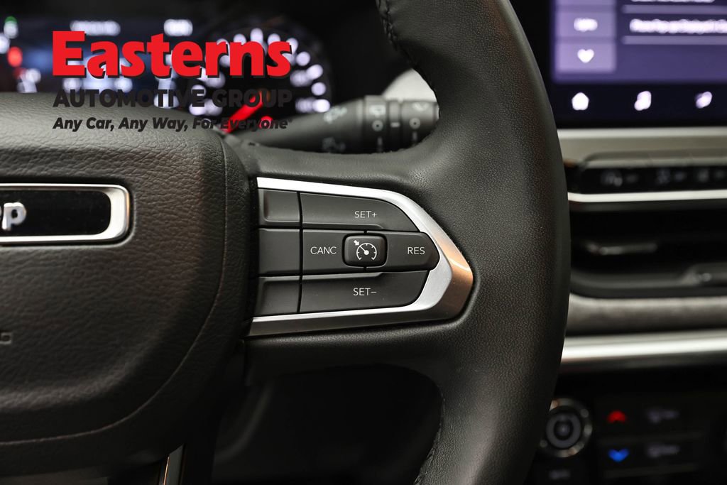 Used 2024 Jeep Compass Latitude AWD/4WD image 15