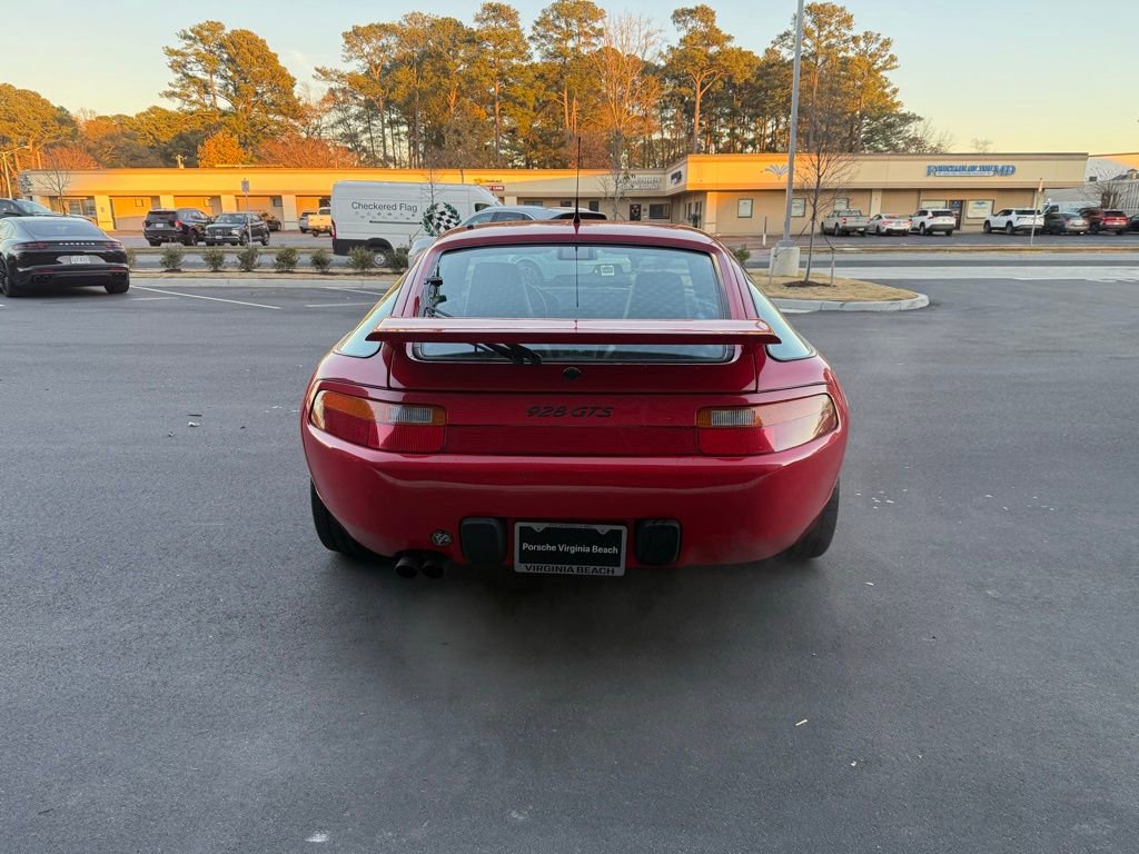 Used 1994 Porsche 928 GTS RWD image 8