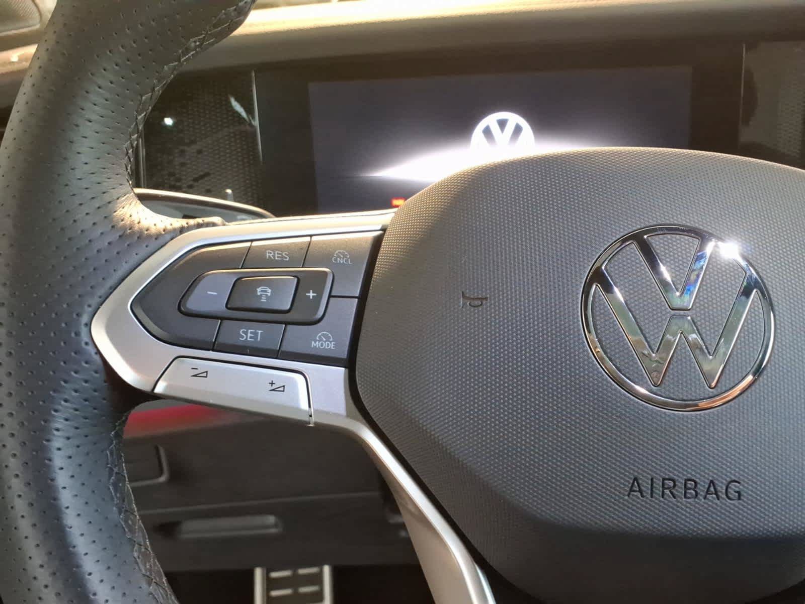 Used 2026 Volkswagen Tiguan SE R-Line AWD/4WD image 17