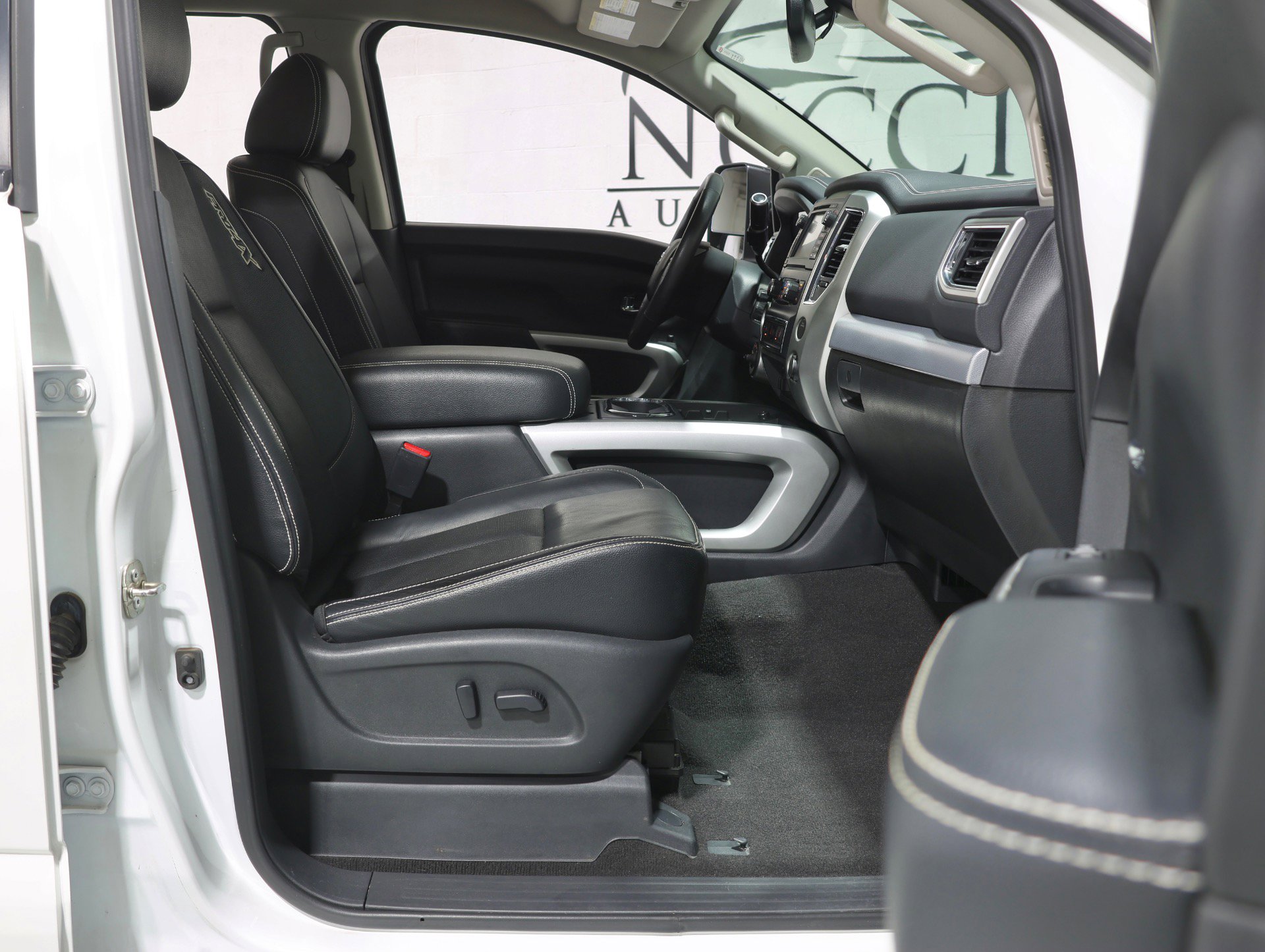 Used 2017 Nissan Titan PRO-4X w/ Pro-4x Convenience Package image 51