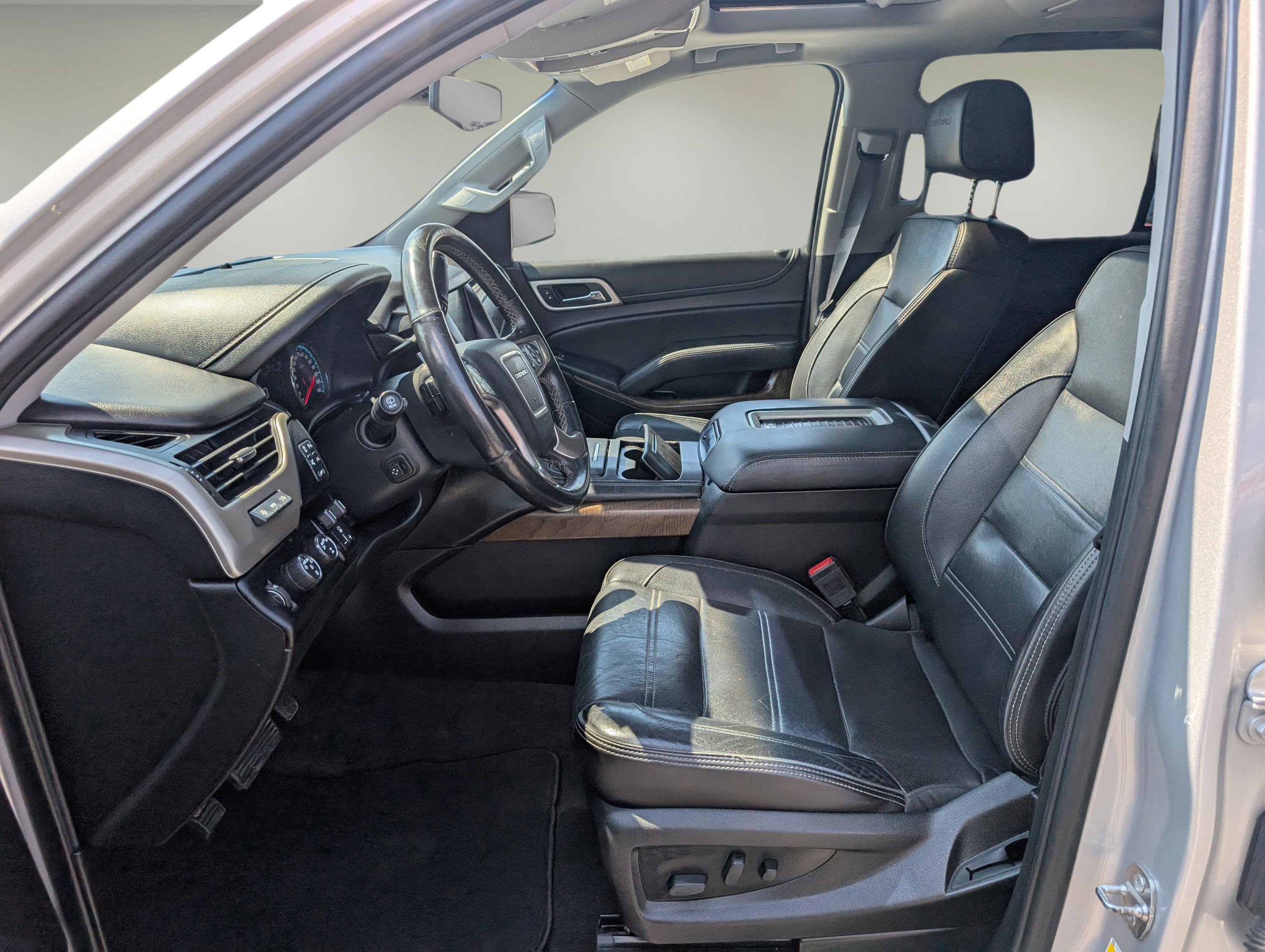 Used 2019 GMC Yukon Denali w/ Denali Ultimate Package image 10