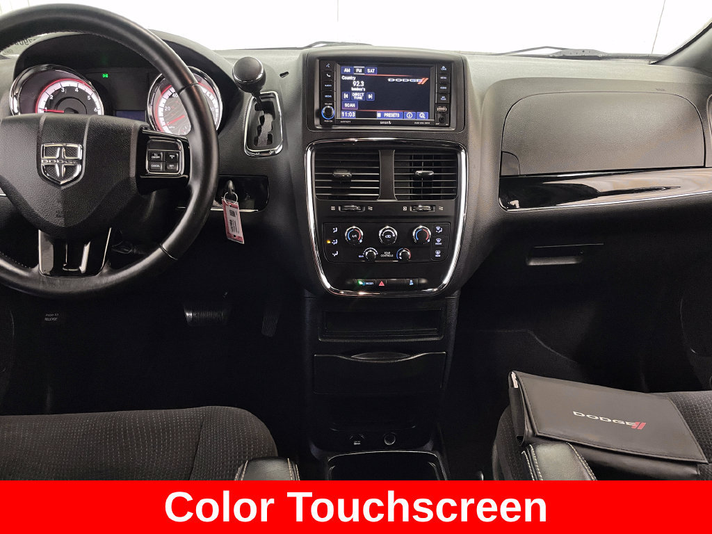 Used 2018 Dodge Grand Caravan SE FWD image 2