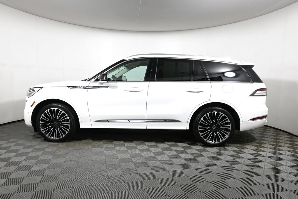 Used 2024 Lincoln Aviator Black Label AWD/4WD image 2