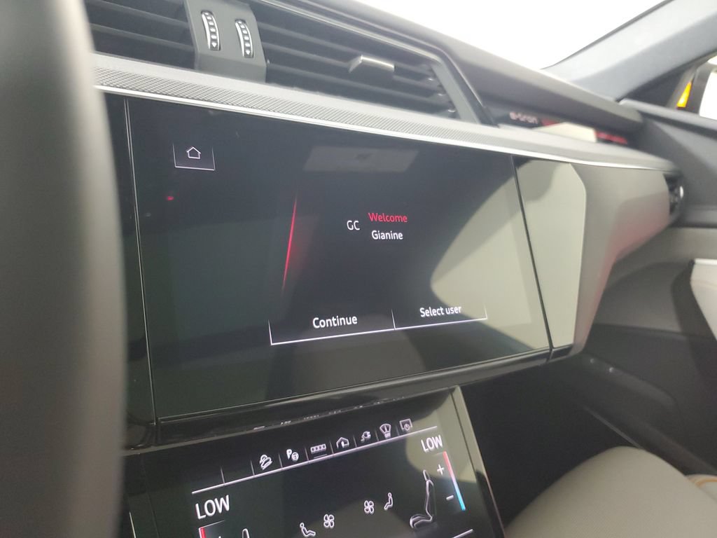Used 2024 Audi Q8 e-tron Prestige w/ Prestige Package AWD/4WD image 27