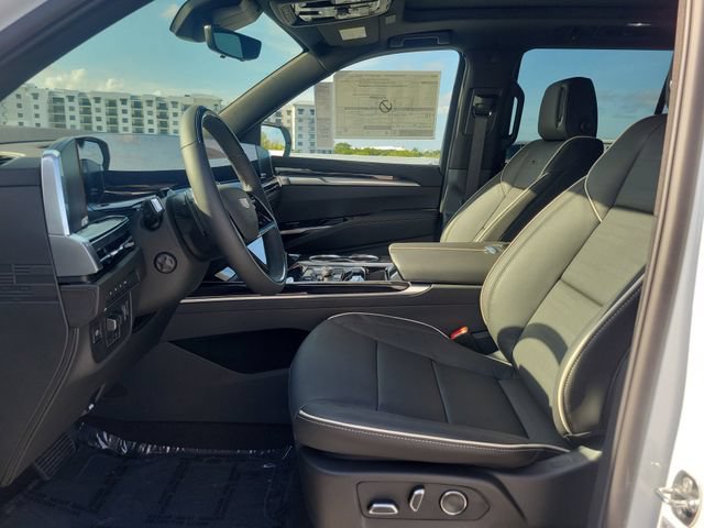New 2026 Cadillac Escalade Sport w/ LPO, ONYX Package AWD/4WD image 18