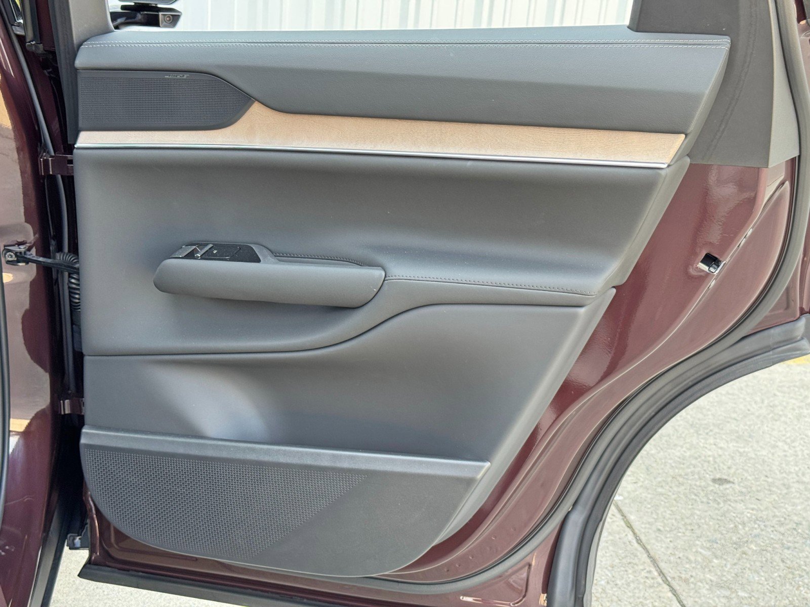 Used 2025 Volvo EX90 Ultra image 48