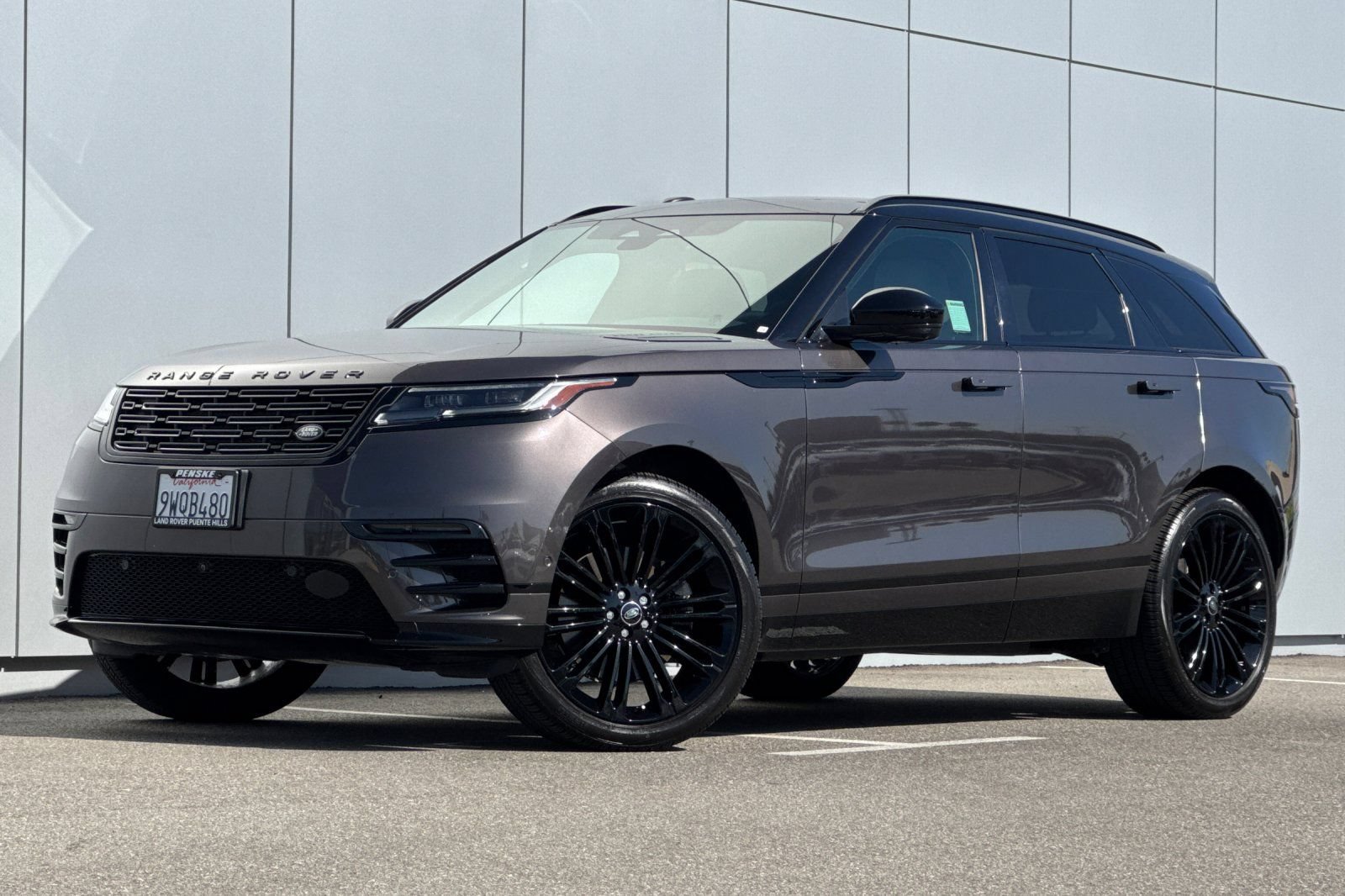 Certified 2026 Land Rover Range Rover Velar Dynamic SE AWD/4WD image 1