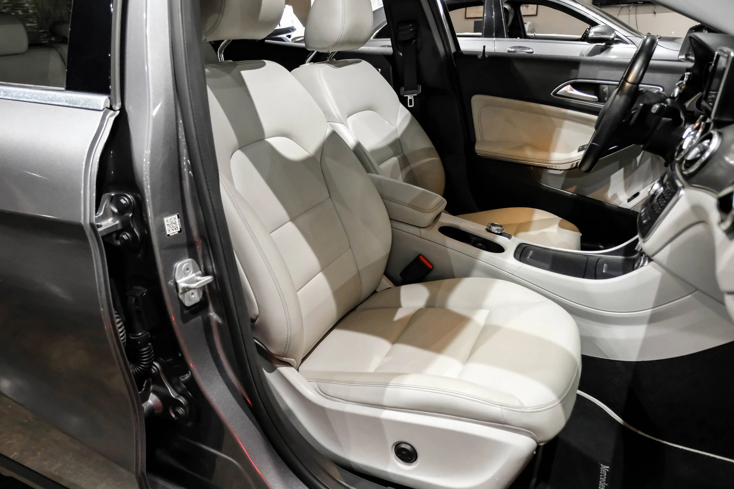 Used 2015 Mercedes-Benz GLA 250 image 37
