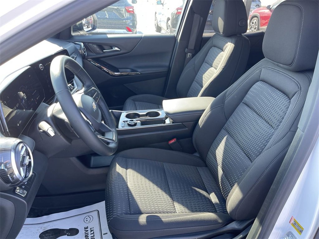 New 2026 Chevrolet Equinox LT w/ LPO, Floor Liner Package image 11