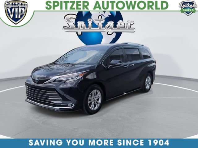 Used 2022 Toyota Sienna Platinum AWD/4WD image 4