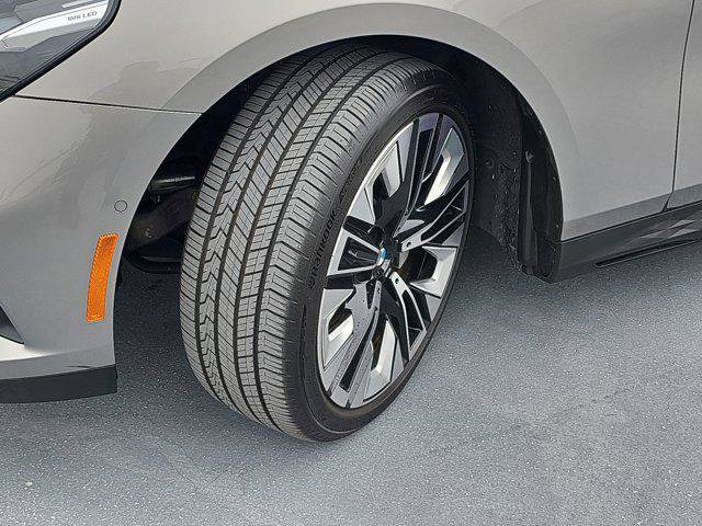 Used 2024 BMW 530i w/ Convenience Package image 34