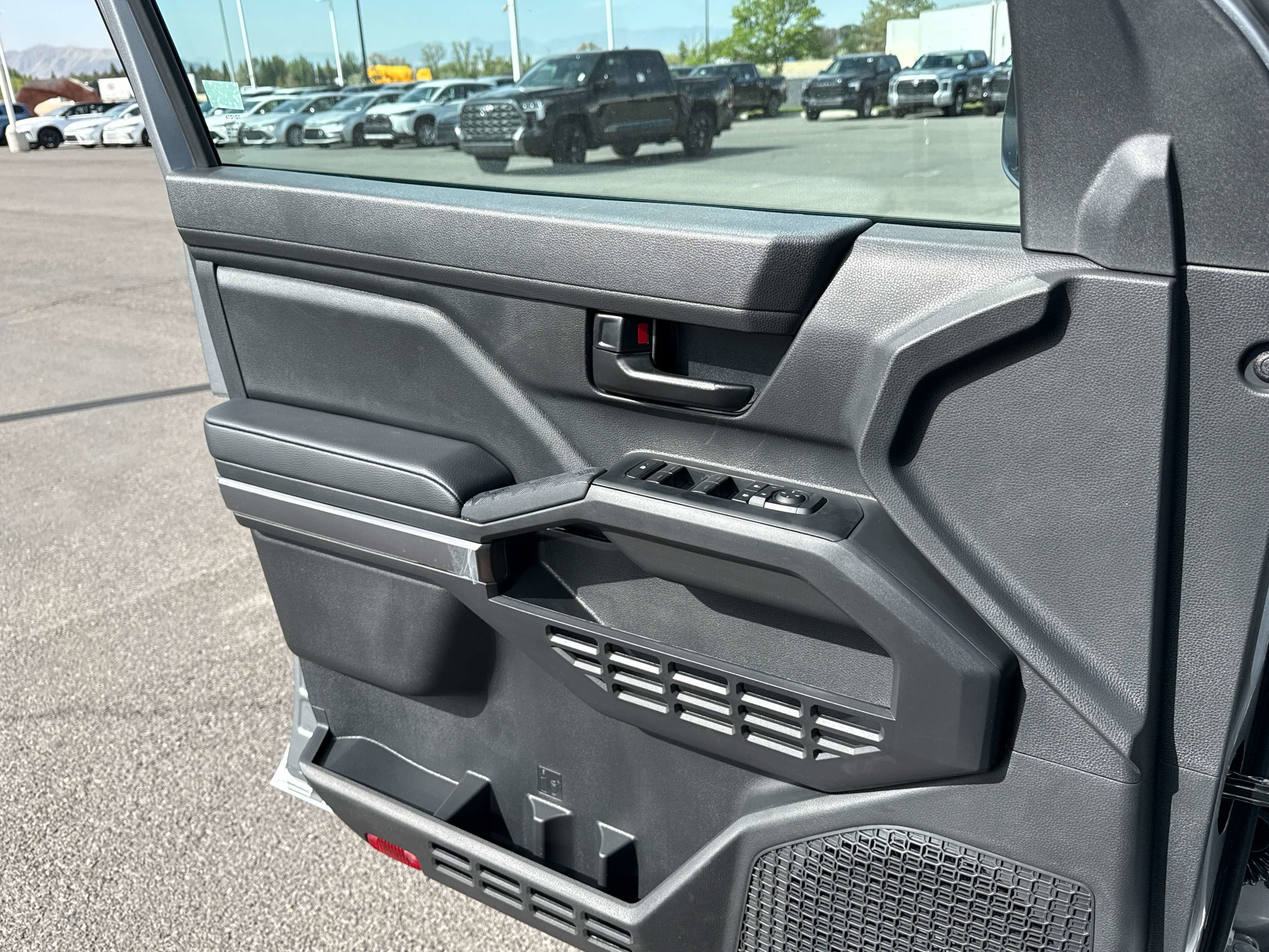 New 2026 Toyota Tacoma SR5 AWD/4WD image 9