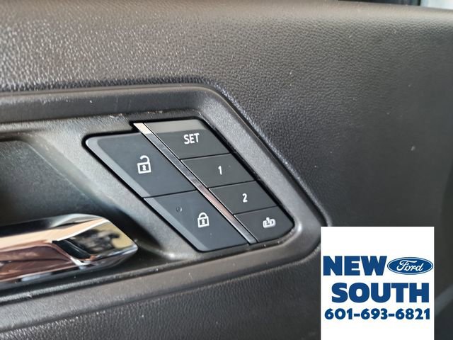 Used 2024 GMC Canyon AT4 w/ AT4 Premium Package image 11