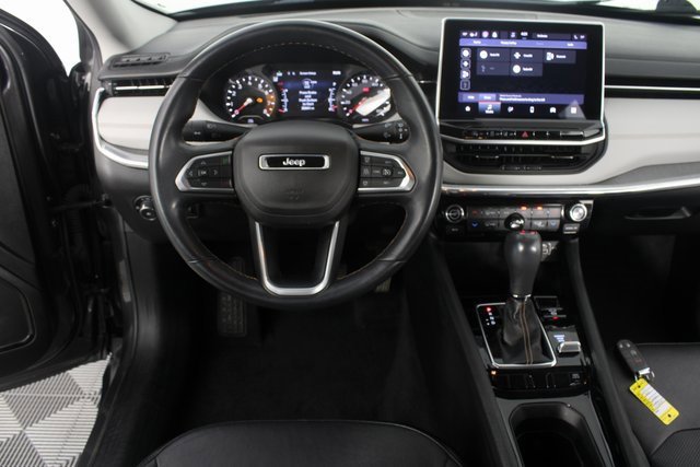 Used 2022 Jeep Compass Limited image 10