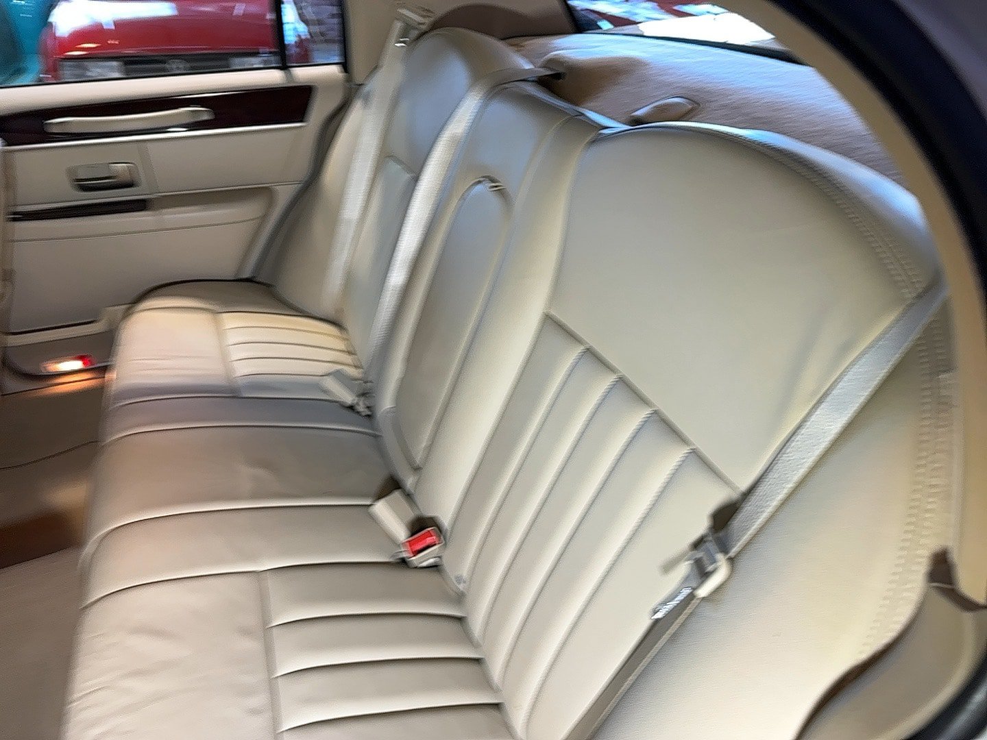 Used 2007 Lincoln Town Car Signature RWD image 54