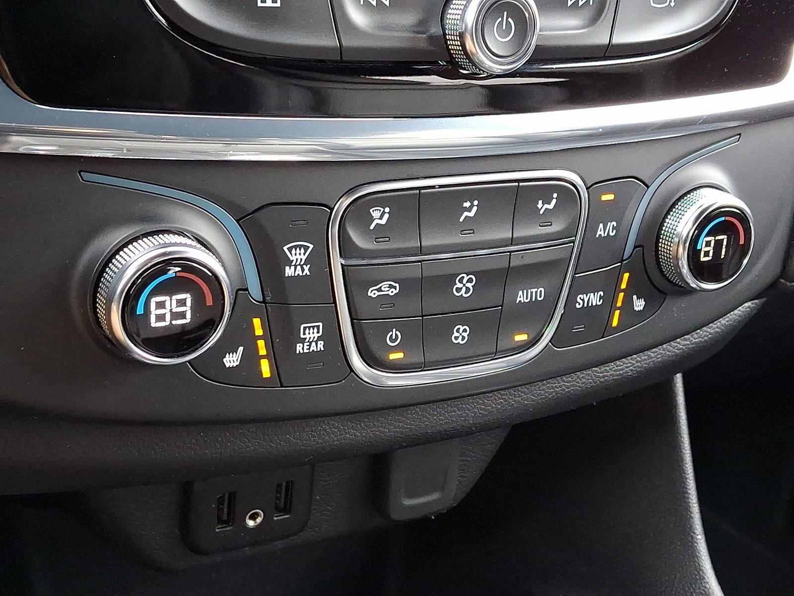 Certified 2023 Chevrolet Traverse LT image 17