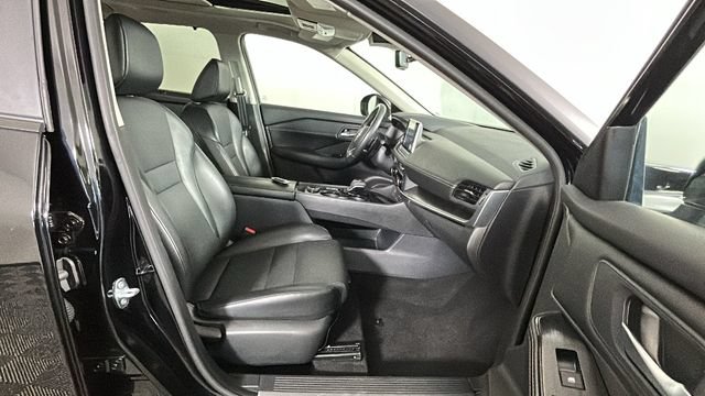 Used 2024 Nissan Rogue SV w/ SV Premium Package AWD/4WD image 31